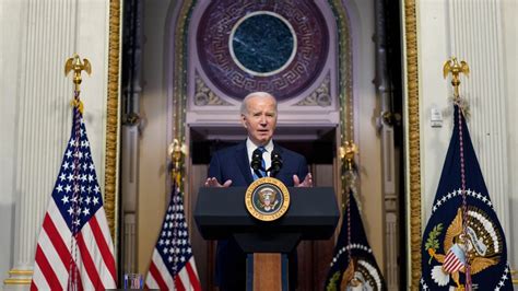 Biden considers new border and asylum restrictions as he tries to reach Senate deal for Ukraine aid